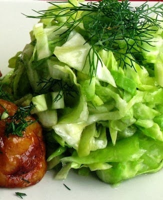 Ceafa de porc la gratar cu garnitura de cartofi noi