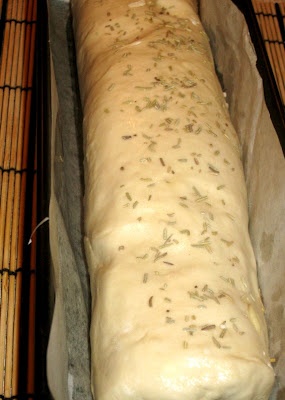 Rulada cu telemea si cascaval cu nuci