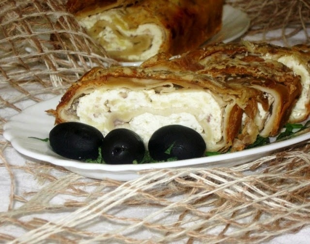 Rulada cu telemea si cascaval cu nuci