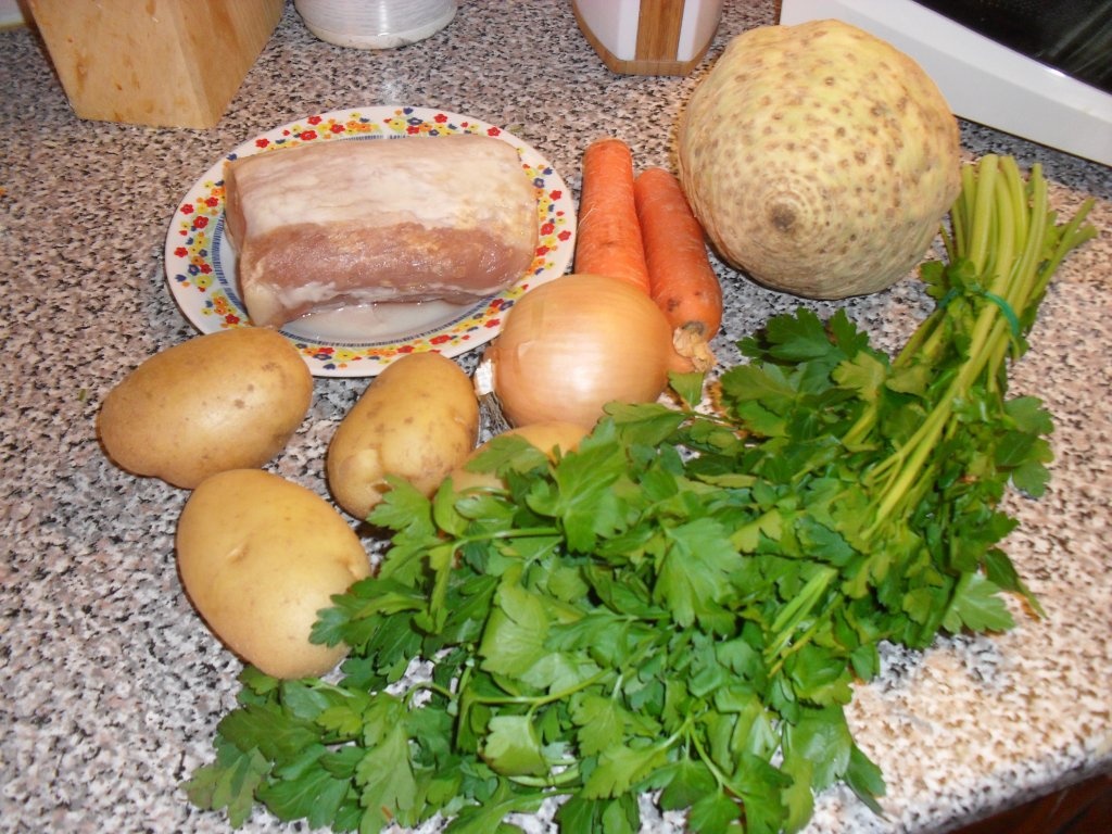 Supa de cartofi cu carne de porc