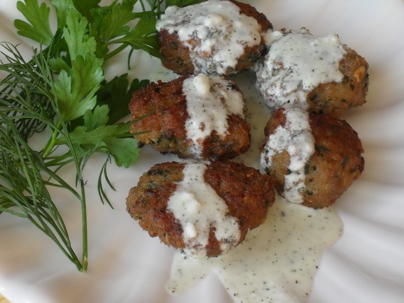 Chiftelute din carne de porc cu menta