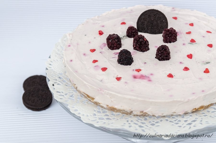 Cheesecake cu oreo si mure