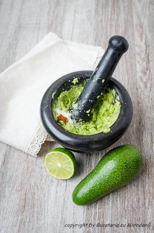 Crema avocado cu parmezan