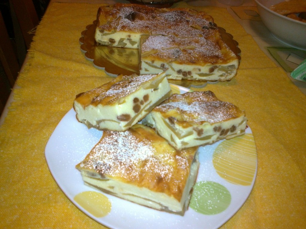 Prajitura cu branza si mere