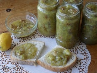 Dulceata de rabarbura cu nuci si menta