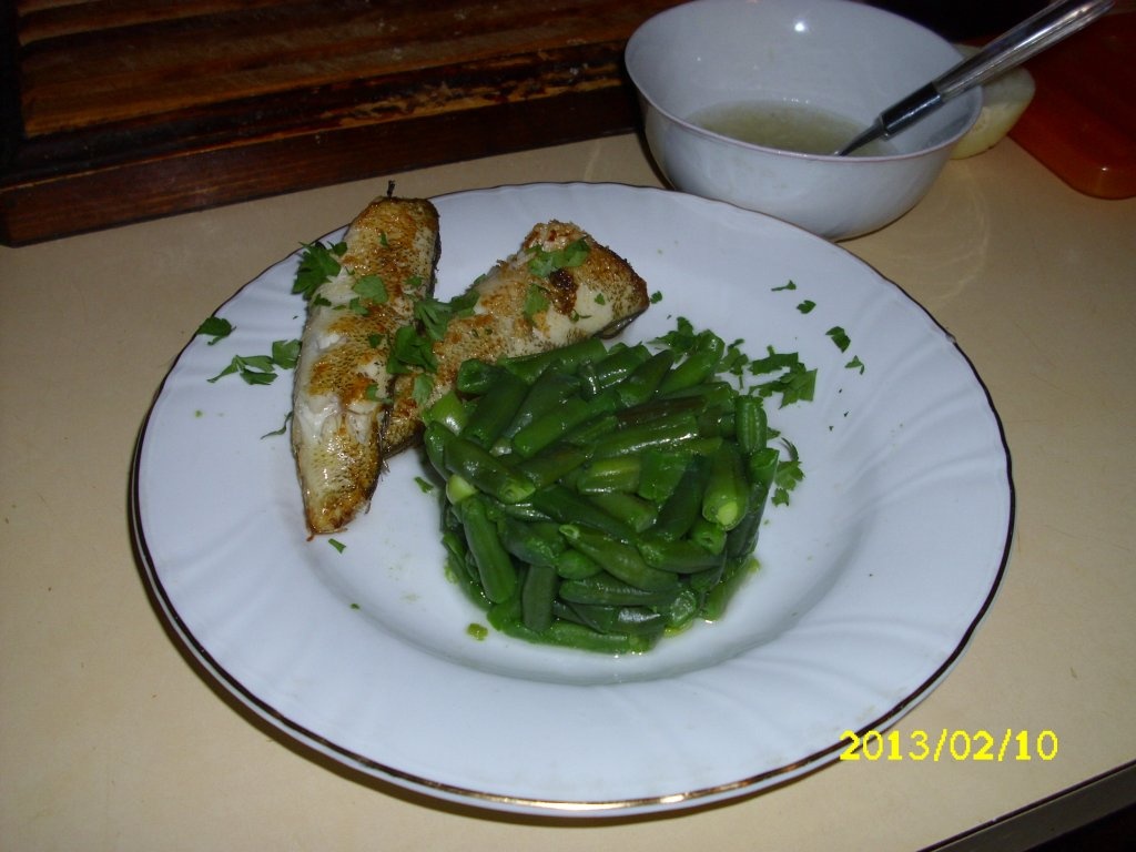 Merlucius cu fasole verde frantuzeasca