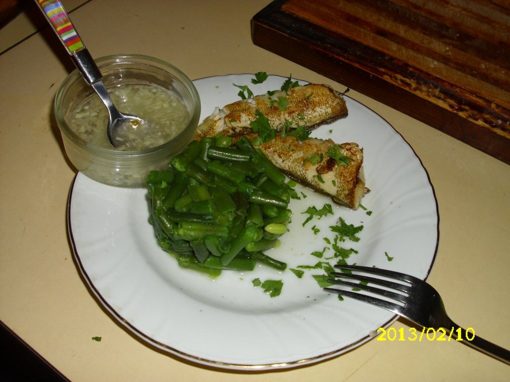 Merlucius cu fasole verde frantuzeasca