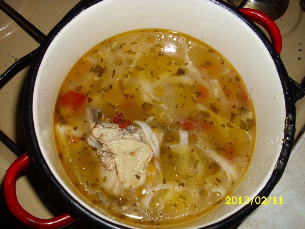 Bors  de iarna cu carne de pui