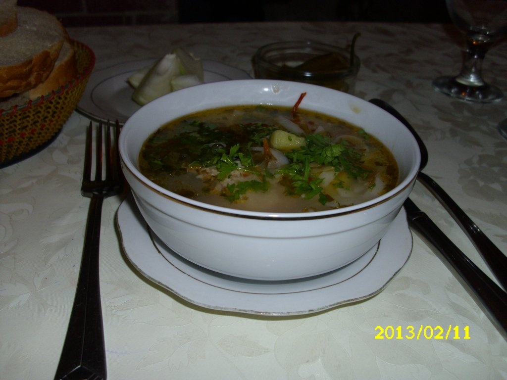 Bors  de iarna cu carne de pui