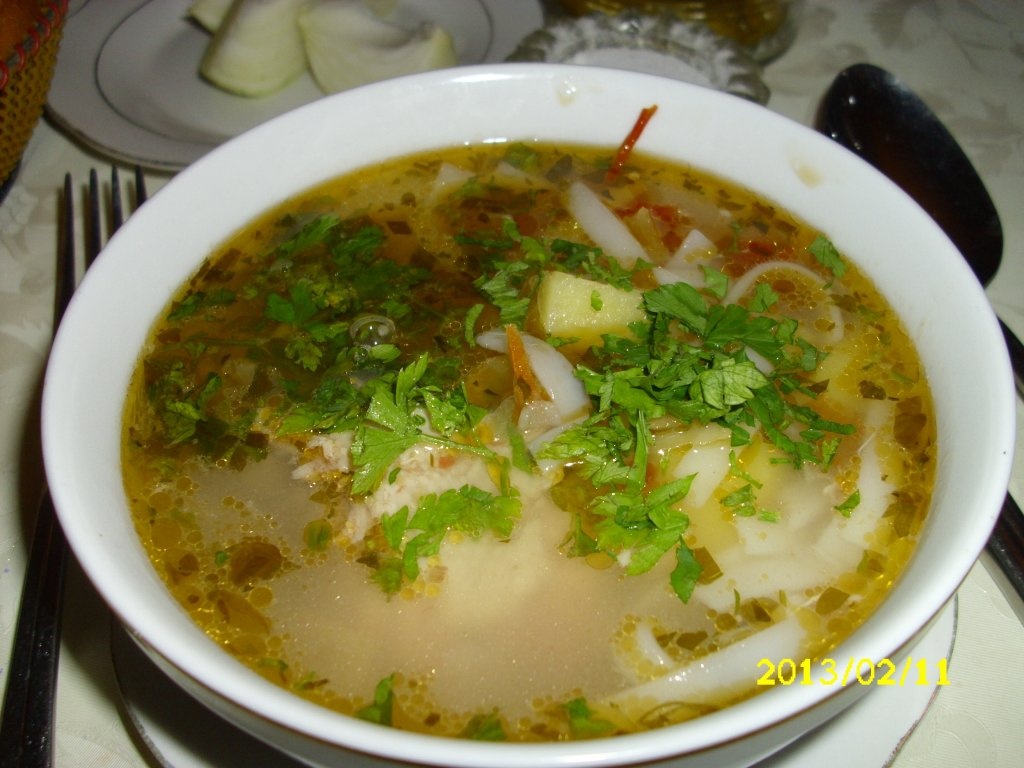 Bors  de iarna cu carne de pui