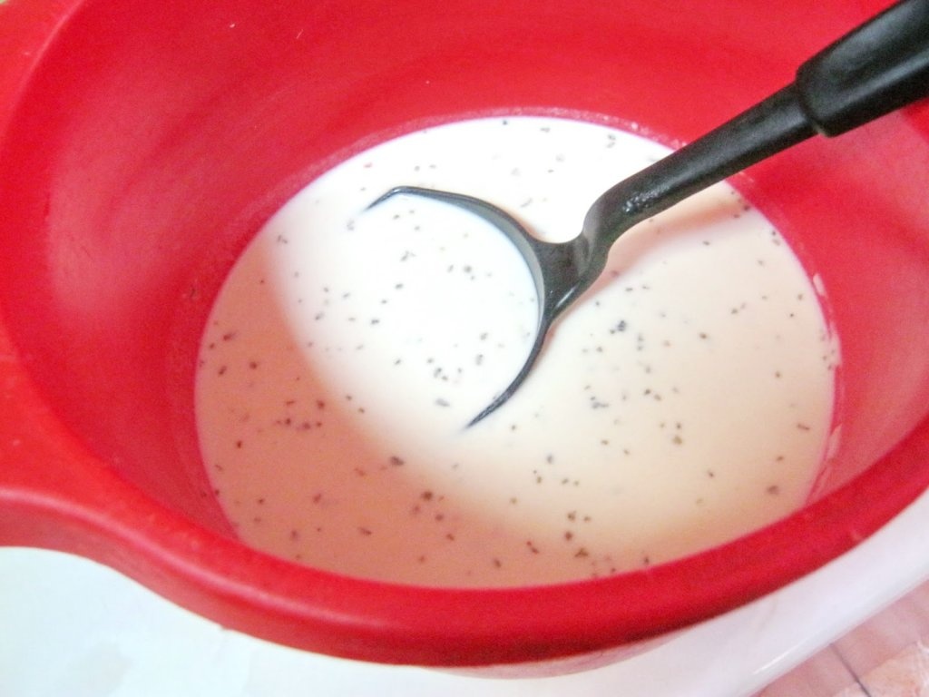 Galette cu piept de pui si ciuperci scaldate in sos de capere cu smantana si iaurt