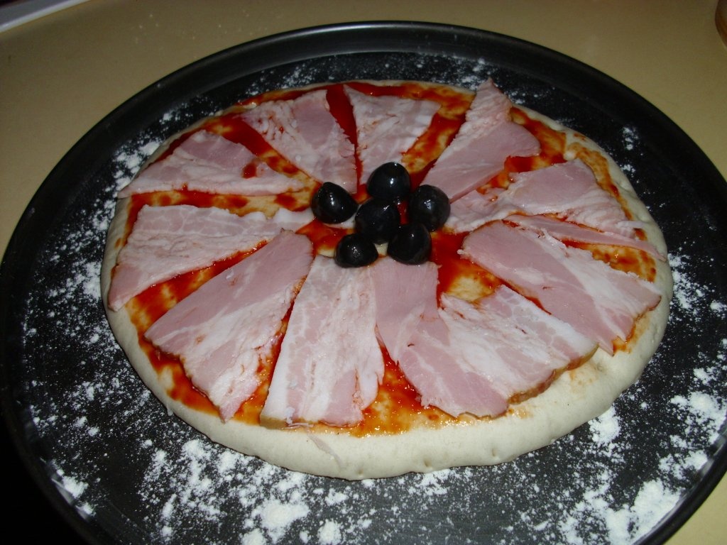 Pizza romana cu kaiser