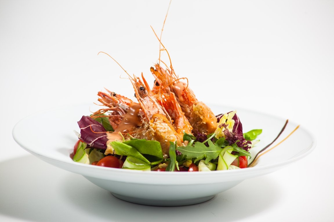 Salata de Creveti in Crusta de Susan cu sos Cogniac