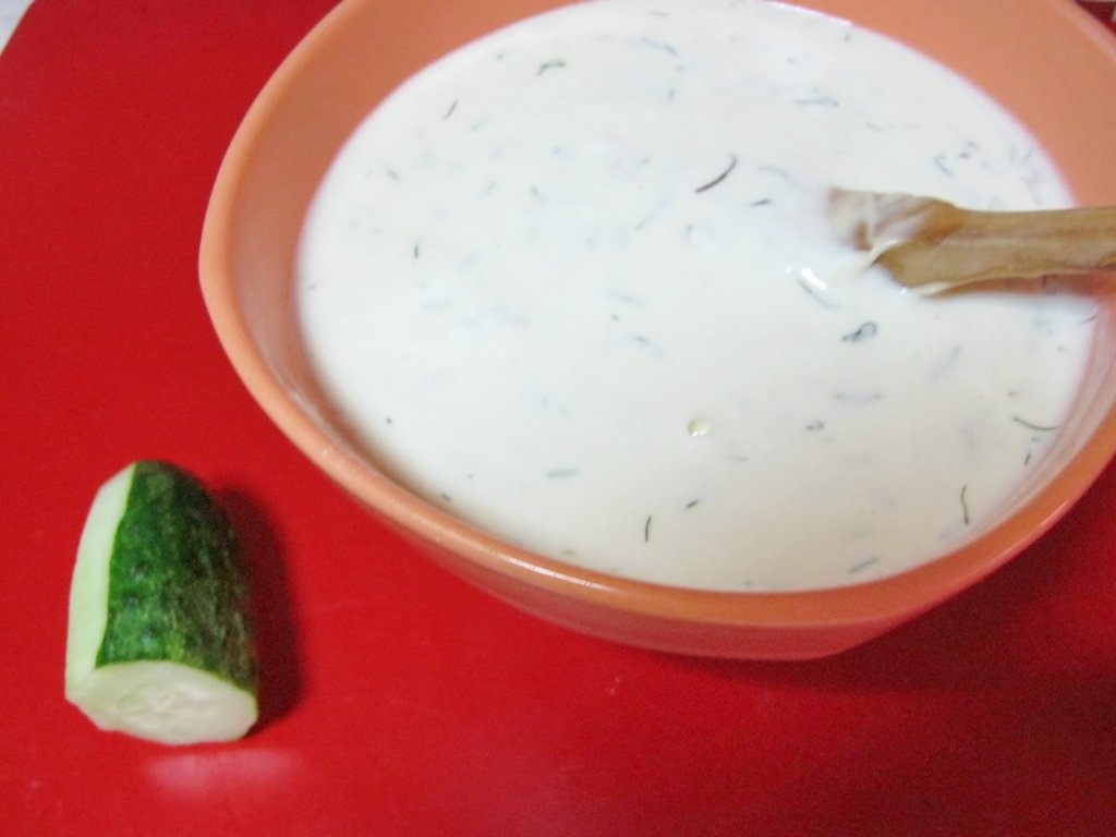 Ficatei cu sos rece si cartofi noi