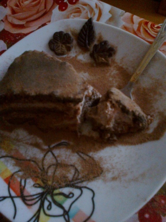 Tort inventat cu ciocolată