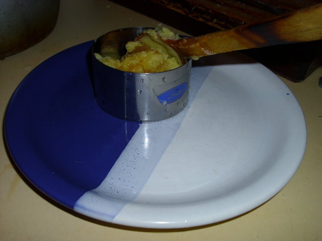 Carne de pasare cu garnitura de cartofi si fasole verde