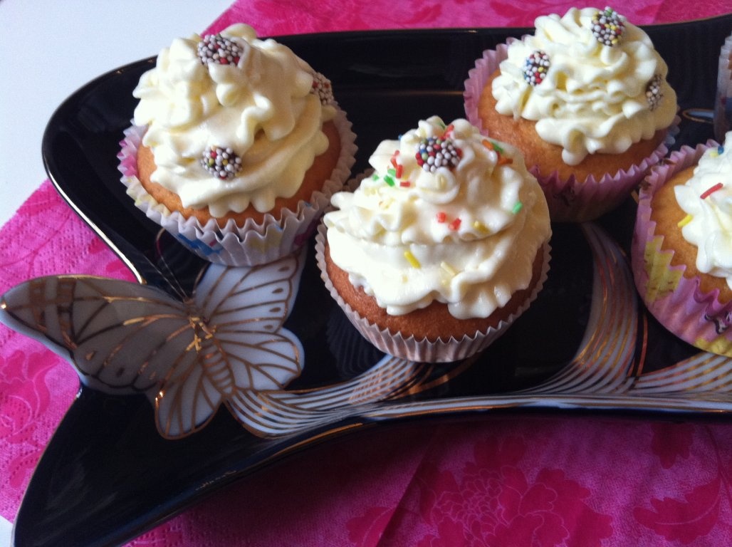 Briose cu crema mascarpone