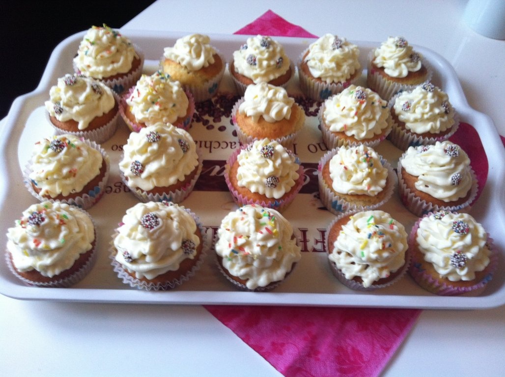 Briose cu crema mascarpone