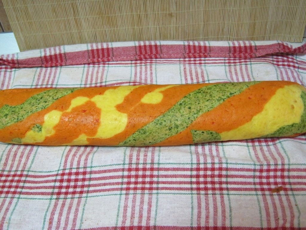 Rulada aperitiv in trei culori