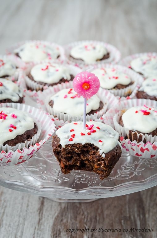 Cupcake cu cicoare si goji