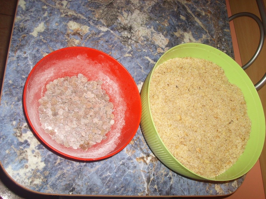 Cozonac cu nuca sau stafide