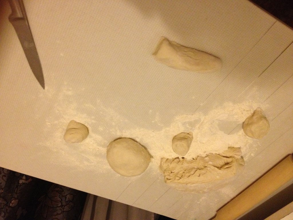 Pateuri cu carne (Cebureki s measom)