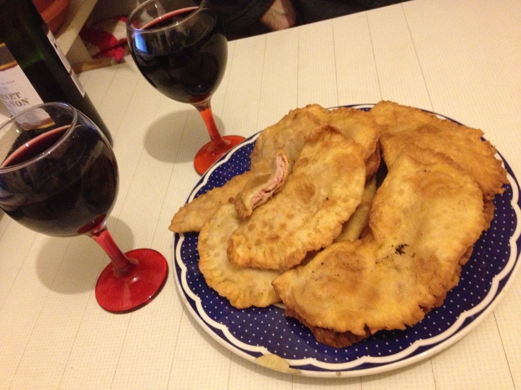 Pateuri cu carne (Cebureki s measom)