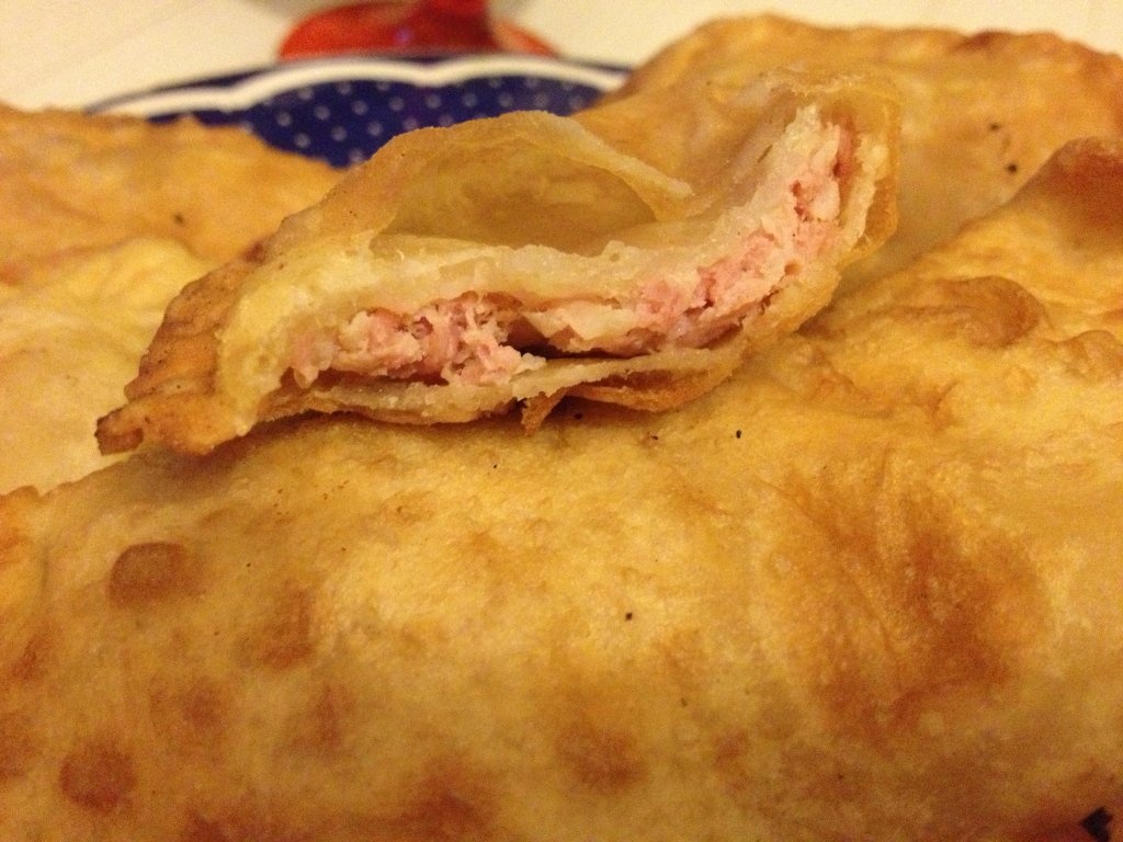 Pateuri cu carne (Cebureki s measom)