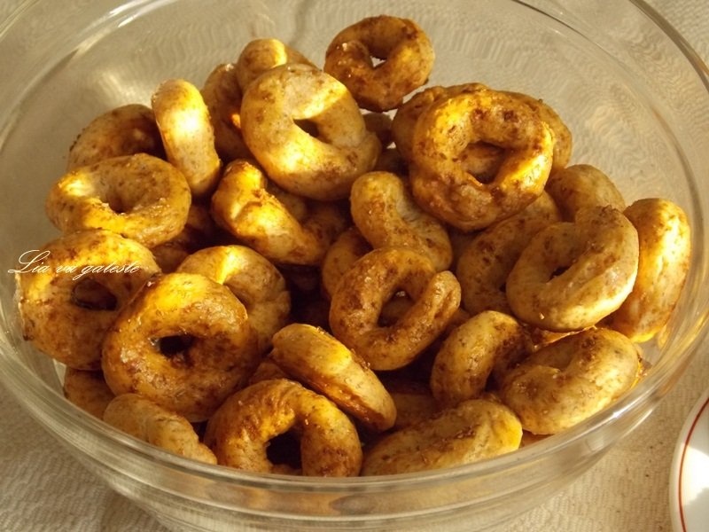 Covrigiei din faina integrala si chimen