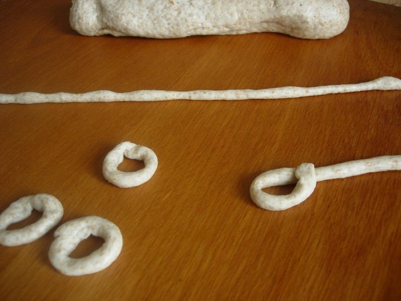 Covrigiei din faina integrala si chimen