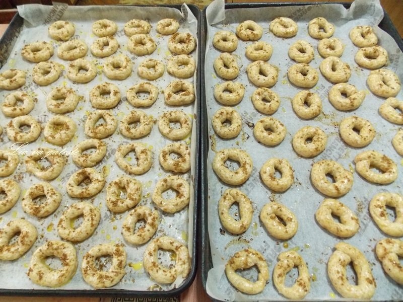 Covrigiei din faina integrala si chimen