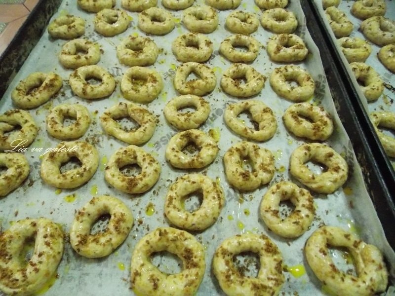 Covrigiei din faina integrala si chimen