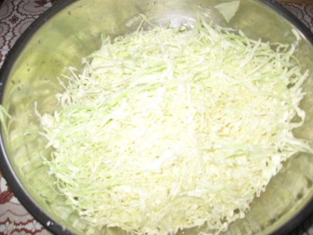 Plăcinţele prăjite umplute cu varză