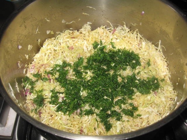 Plăcinţele prăjite umplute cu varză