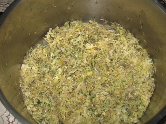 Plăcinţele prăjite umplute cu varză