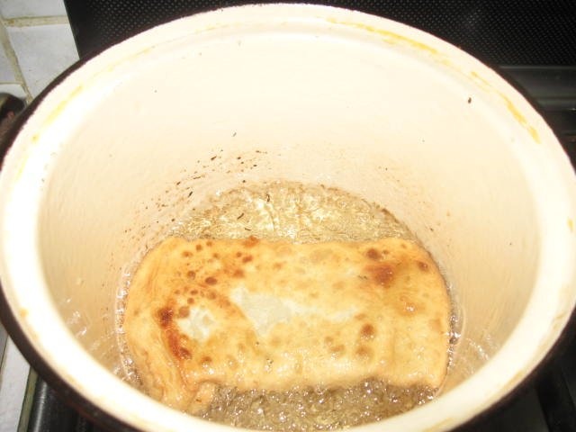 Plăcinţele prăjite umplute cu varză