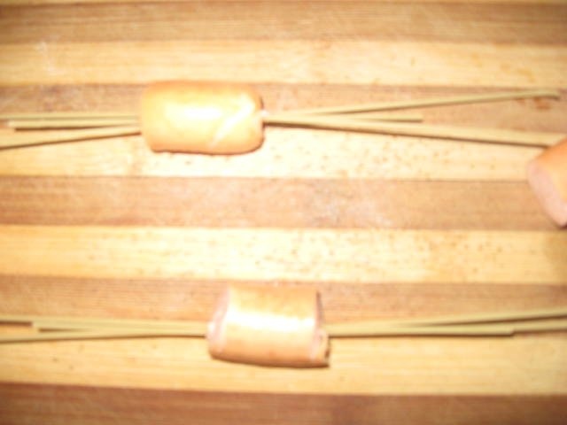 Crenvuşti " dantelaţi " din piept de pui  cu spaghete