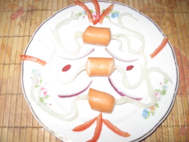 Crenvuşti " dantelaţi " din piept de pui  cu spaghete