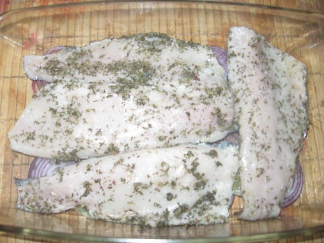 File de Păstrăv la cuptor cu legume şi caşcaval