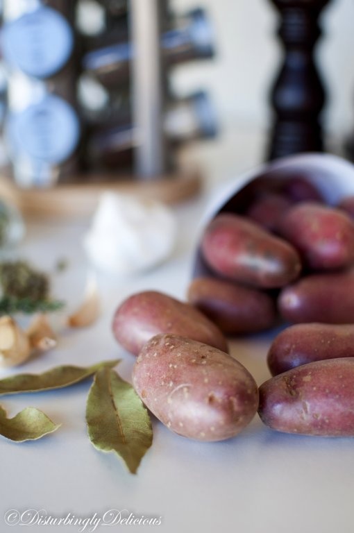 Confit de Canard aux Pommes Sarladaises