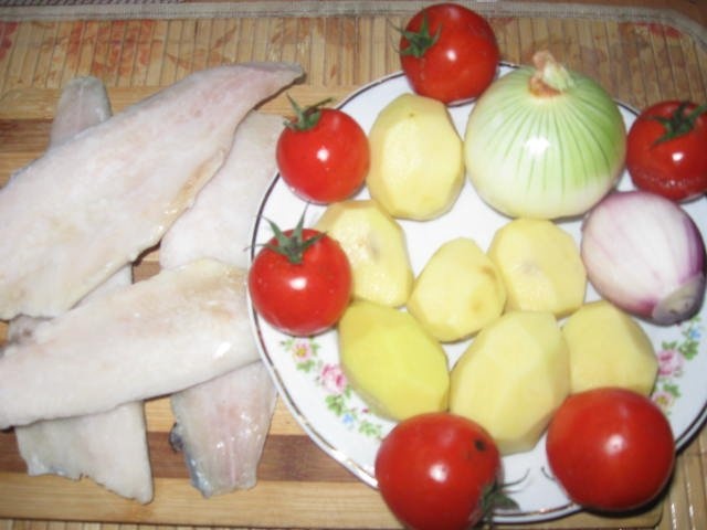 File de pastrav pane cu cartofi si rondele de ceapa pane