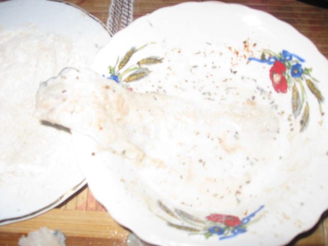 File de pastrav pane cu cartofi si rondele de ceapa pane