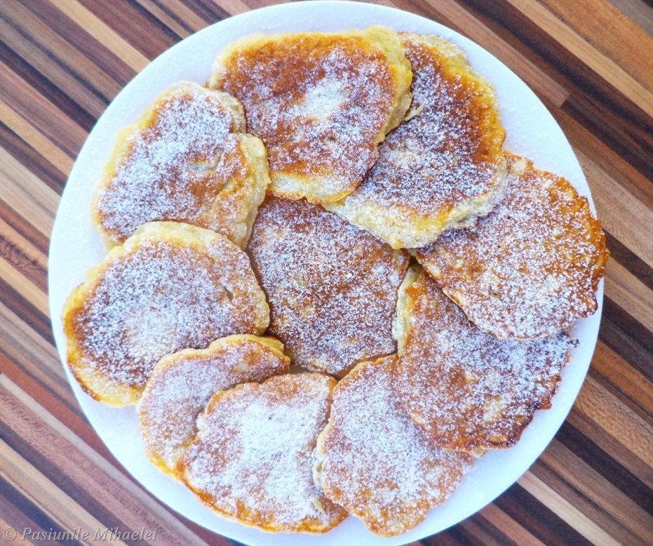 Pancakes cu mere