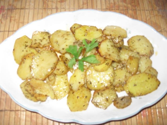 Cartofi inabusiti la tigaia dry cooker...