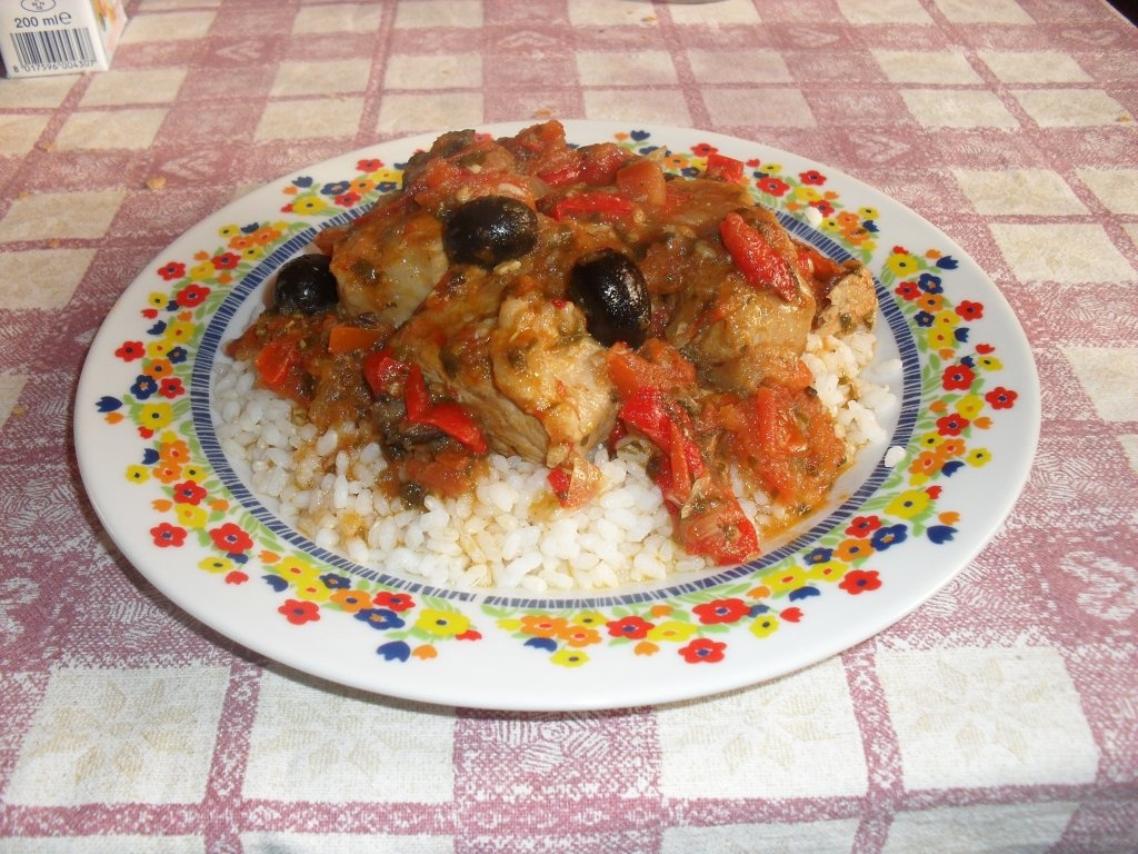 Spezzatino (Tocanita) siciliana pe pat de orez.