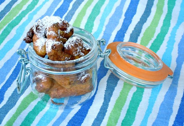 Gogosi cu mere si stafide