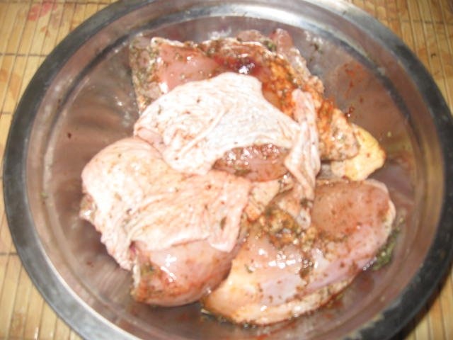 Pui cu roşii şi  mămăliguţă