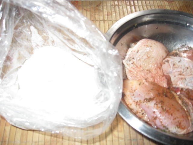 Pui cu roşii şi  mămăliguţă