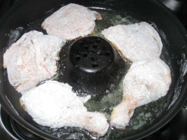 Pui cu roşii şi  mămăliguţă