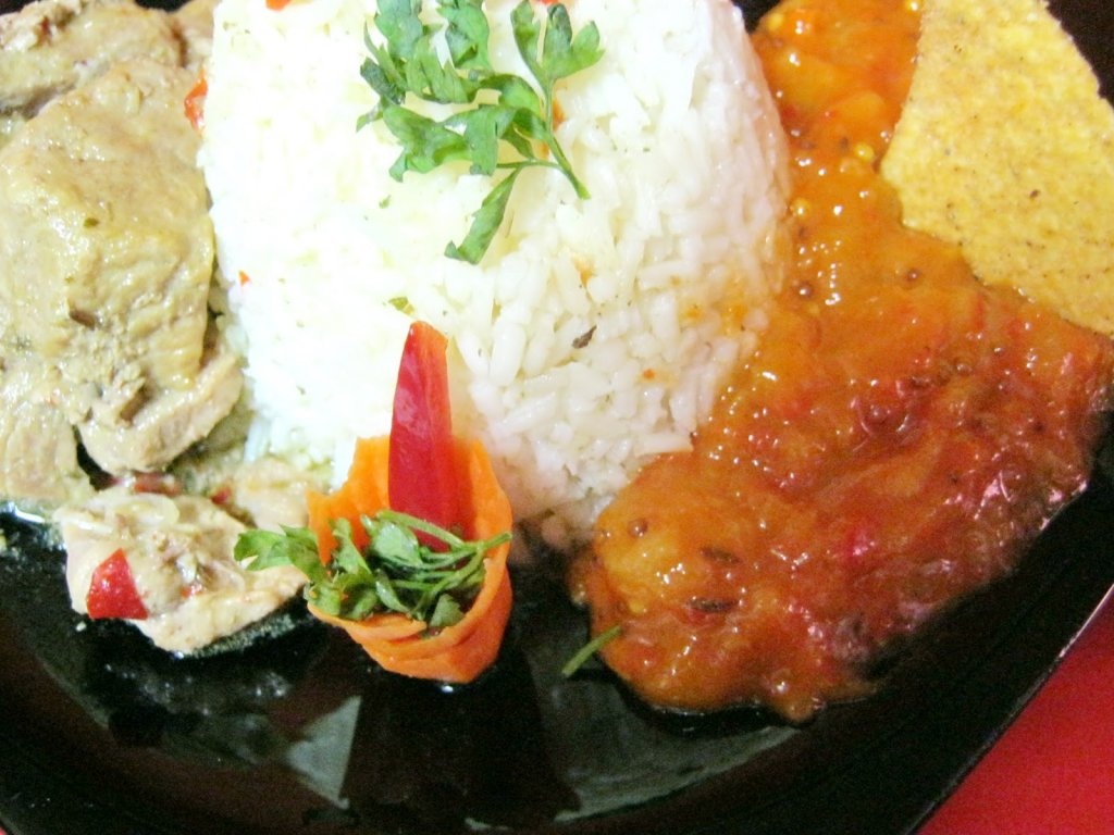 Curry de porc cu chutney de mango